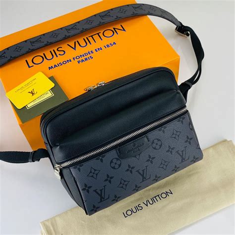 louis vuitton çanta erkek|louis vuitton erkek.